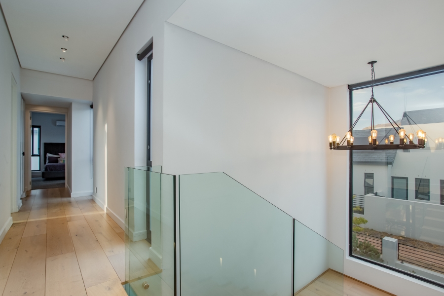 5 Bedroom Property for Sale in Val De Vie Estate Western Cape